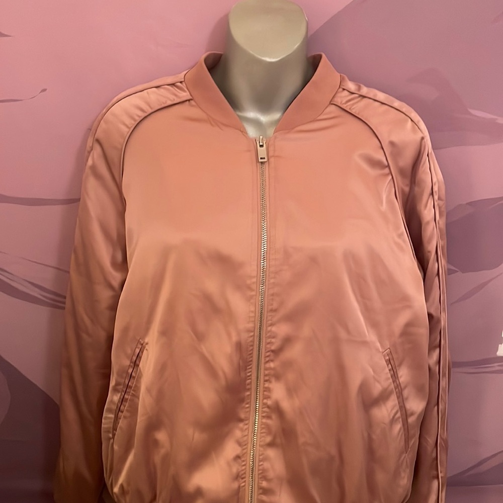 New Forever 21 Pink Bomber Jacket Size Medium